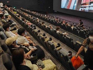 带你体验身临其境的震撼视听盛宴——IMAX 电影院