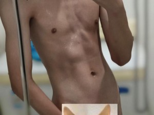 英俊猛男胯下巨龙Gay软件,一款名为英俊猛男胯下巨龙 Gay 软件的应用